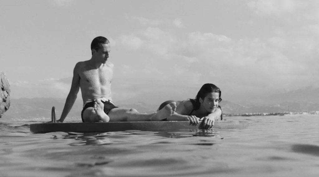 Lo straniero - Recensione: Storia di un uomo estraneo alla vita